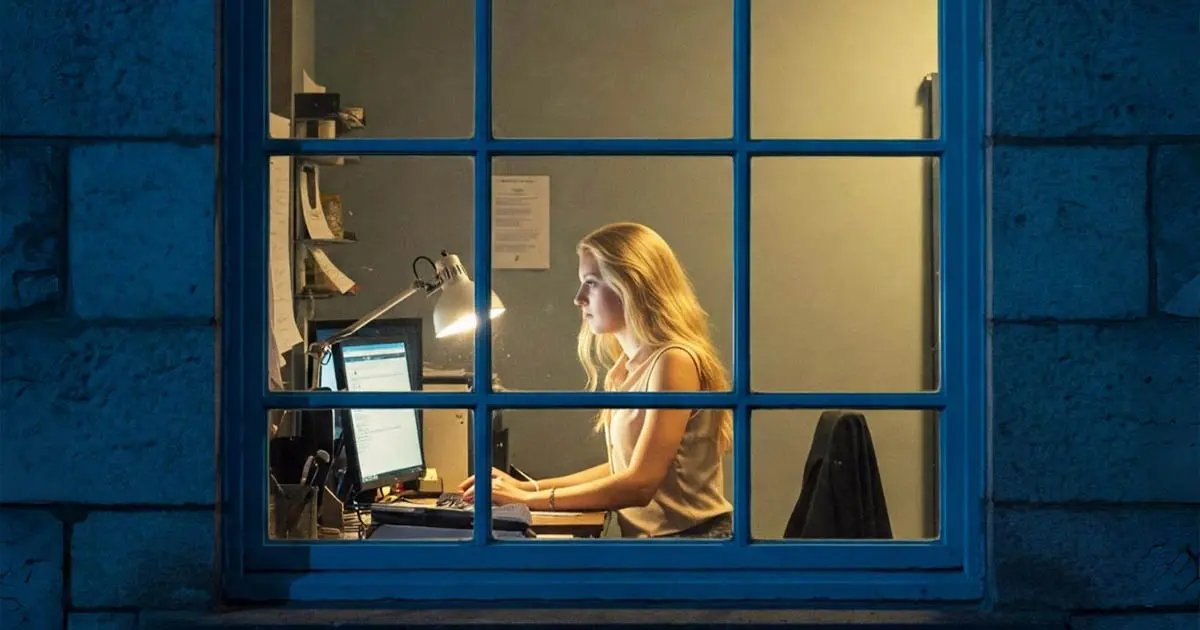 Miért nem tesznek függönyt az ablakokra Svédországban? Röviden elmagyarázom